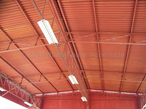 Galpón Alquiler El Ingenio Guatire. Ar. Mls # 25-23621