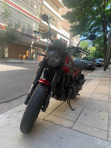 Benelli Leoncino 500 Inmaculada, Titular, Accesorios