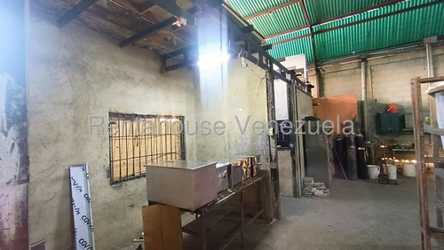 Erika Armeya Vende, Galpon En La Avenida Libertador De Barquisimeto, Flex: 25-18059
