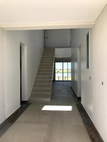 Imagen 4 de 30 de Casa 4 Dorm En Muelles - Puertos Del Lago