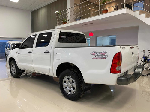 Imagen 3 de 15 de Toyota Hilux 2011 2.5 Dx Cab Doble 4x4