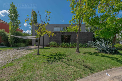 Espectacular Lote Interno De 859m2