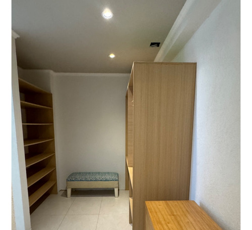 Venta Departamento De 5 Ambientes En Barrio Buenos Aires Village