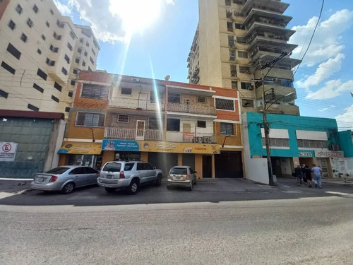 Apartamento Amplio En Piso Bajo En El Centro De Maracay Calle Libertad 009jsc