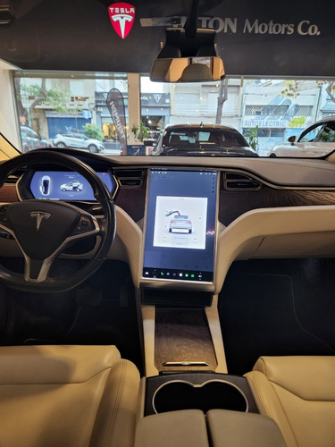 Imagen 8 de 10 de Tesla Model X Hilton Motors Co