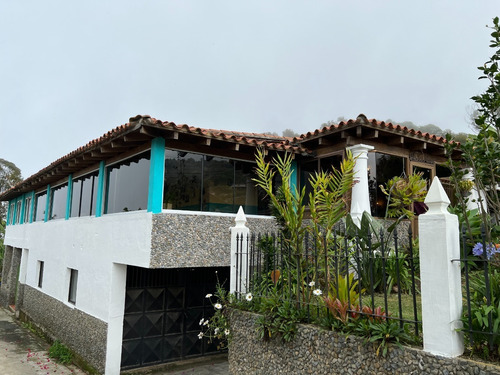 Bella Y Cómoda Casa En Venta Sector El Tibron El Junquito, Caracas