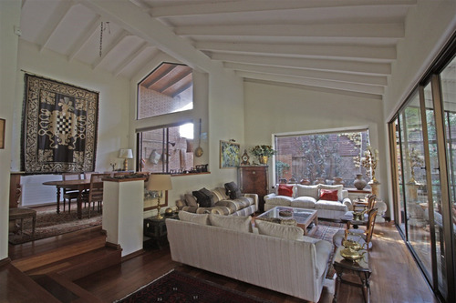 Acogedora Casa En Manquehue Oriente - La Dehesa