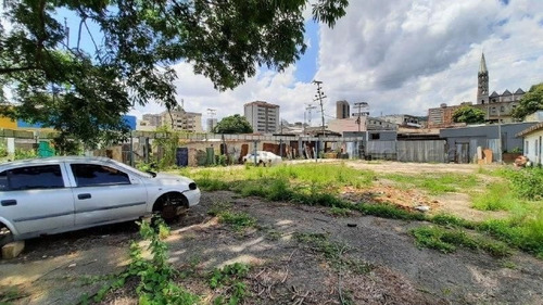 Imagen 10 de 14 de Leida Falcon Rentahouse Vende Terreno En Av Bolivar Valencia 22-429 Lf