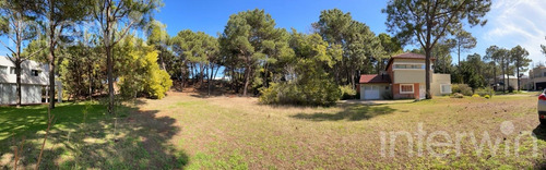 Casa - 5 Ambientes - 3 Cocheras - Pinamar - Venta