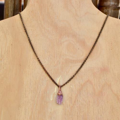 Collar Turmalina Rosa, Piedra En Bruto, Cadena Bronce, Cod1