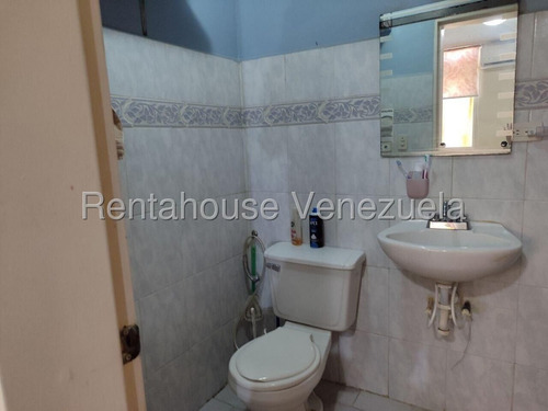 María E. Vende Cómodo Y Fresco Apartamento En Las Guacamayas, Lara#25-17031**