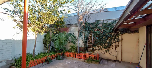 Casa En Venta De 3 Dorm. 2 Baños En Maipú
