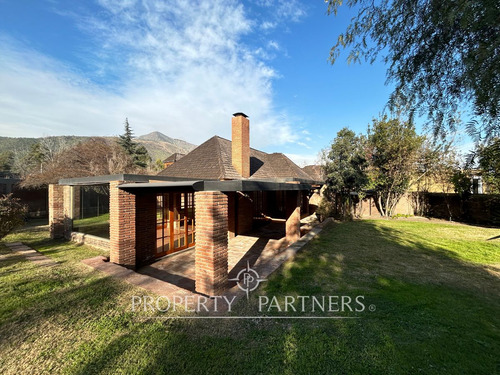 Espectacular Casa Completamente Remodelada En Sect...