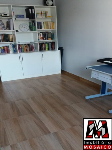 Imagem 25 de 30 de Lindo Sobrado No Vianelo, Quintal, Sacada Na Frente E Nos Fundos, Sol Da Manhã E Da Tarde, Vários Comércios E Escolas Próximos, Estuda Permuta. - 23041 - 34726278
