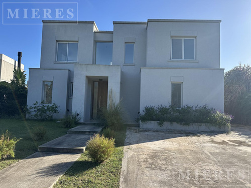 Casa En Venta Sobre Lote Interno En Barbarita - Bancalari.