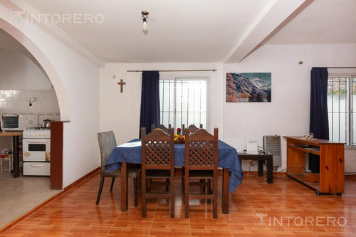 Venta Casa 3 Ambientes Caseros Patio Y Quincho