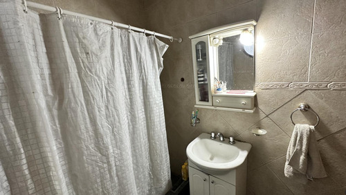 Venta Casa 3 Ambientes Mas Ph, Multifamiliar A Reciclar En Lomas Del Mirador, La Matanza