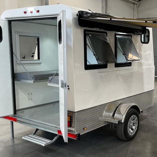 Imagen 8 de 15 de Trailer Porta Moto Cerrado Con Camas Y Baño