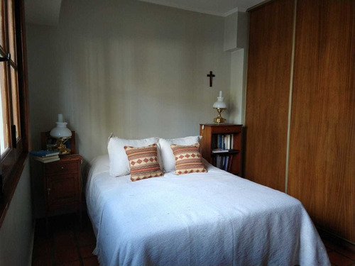 Casa Con Pileta Y Estudio - Gonnet - 4 Cuadras Rep. Niños