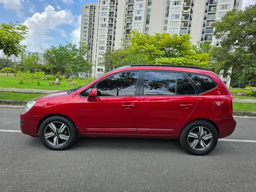 Kia Carens 2.0 Rondo Ex