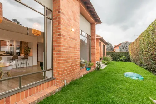 Casa En Venta En Canelon. Cod V15829