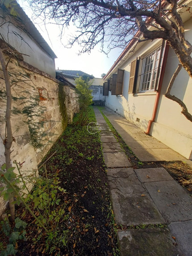 Casa En Venta De 4 Dorm. En Providencia Cercano A Falp