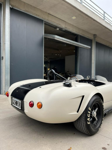 Ford Cobra V8