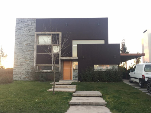 Casa - Los Alisos