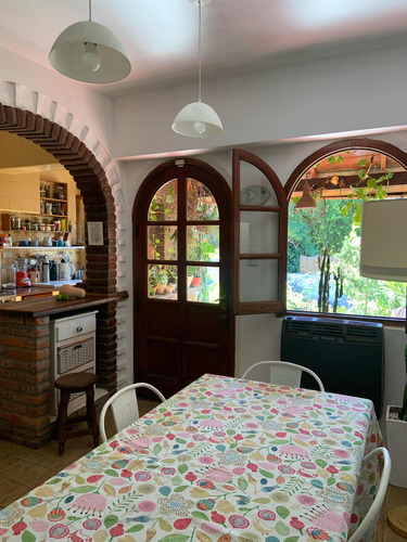 Casa Muy Amplia De 4 Hab. A Reformar En Olivos