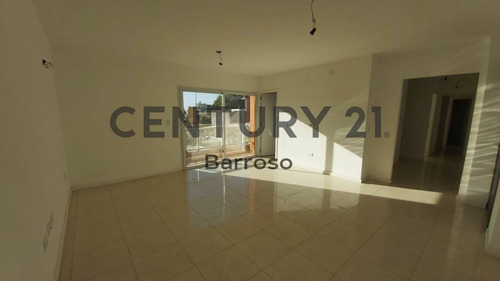 Imagen 7 de 30 de Vendo Departamento De Categoria 2 Dormitorios En Godoy Cruz Bombal
