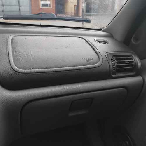Imagem 2 de 10 de Renault Clio 2001 1.6 16v Rn 5p