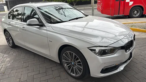 BMW Serie 3 2.0 330ia Luxury Line At