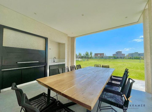 Venta Casa San Sebastian Area 11
