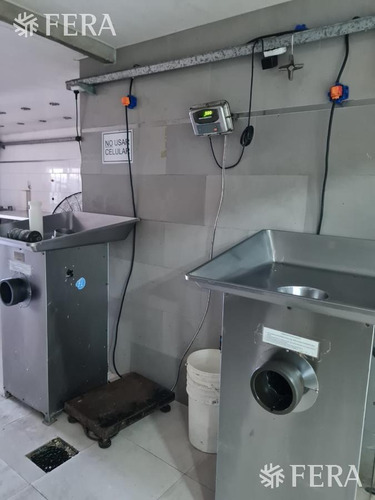 Imagen 9 de 23 de Venta De Galpón, 3 Departamentos, Local Y Espacio Guardacoches En Quilmes Oeste