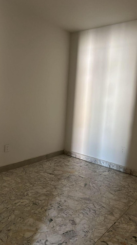 Local O Oficina Comercial En El Centro, Lagos De Moreno, Jal. Uso Comercial