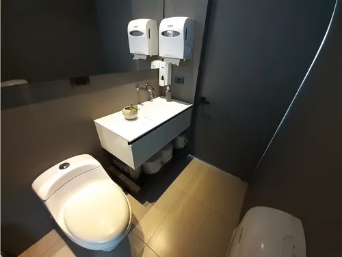 Todo Un Piso Moderno Para Oficinas En El Poblado