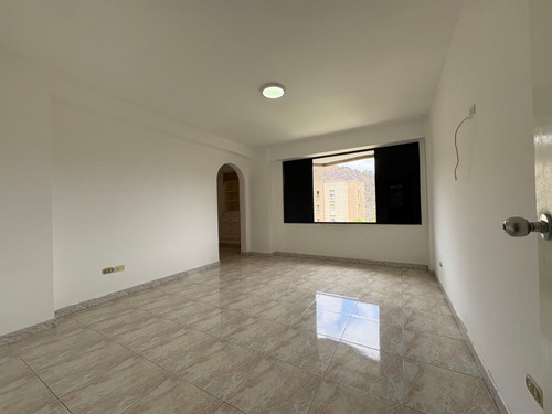 Apartamento En Venta Los Naranjos Conj Res La Pradera