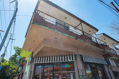 Venta Local Con Vivienda Avellaneda