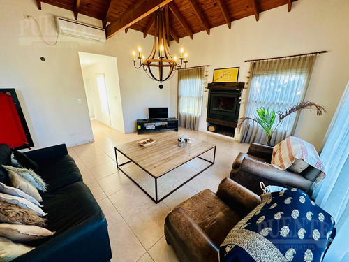 Casa En Barrio Fincas De San Vicente Golf Venta - Alquiler Amueblado