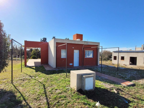 Imagen 1 de 30 de Casa De 3 Dormitorios A Estrenar, 2 Baños, Amplio Terreno De 1.040 En Barrio Las Tipas