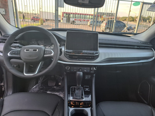 Imagen 8 de 12 de Jeep Compass Longitude Plus
