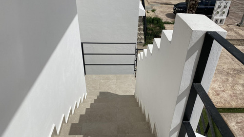 Departamento En Venta De 3 Habitaciones En Privada