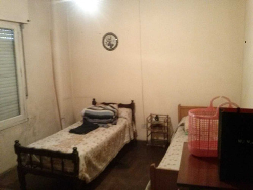 Casa En Paso Del Rey Centro Con 4 Dormitorios.