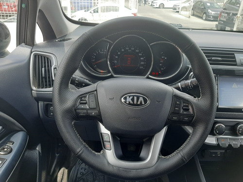 Imagen 13 de 15 de Kia Rio 1.6 Ex Sedan Mt 2017 Ac Abs Ee Vt Ba