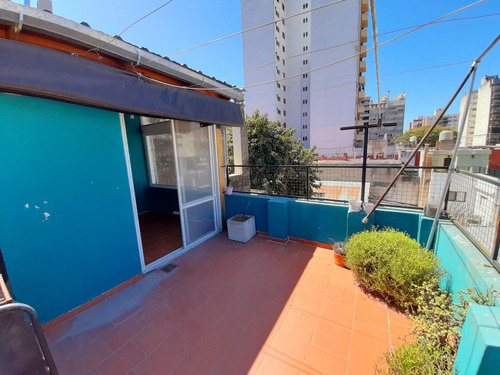 Departamento De Pasillo Con Terraza Exclusiva En Alquiler