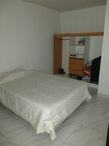 Imagen 2 de 8 de Avellaneda,dueño, Dominico, 3 Ambientes Tipo Casa. Indiviso.