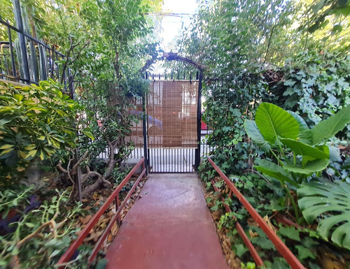Casa En Conchalí / Excelente Ubicación Y Conectividad
