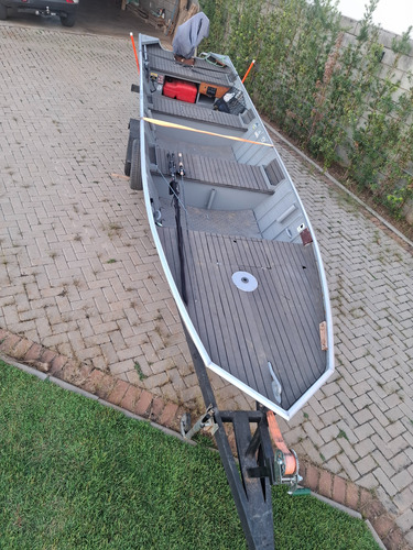 Barco 6metros Plataforma De Proa E Popa Todo Equipado