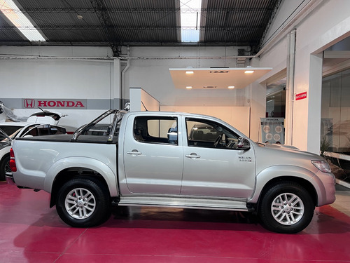 Toyota Hilux 3.0 Cd Srv Cuero 171cv 4x4 5at