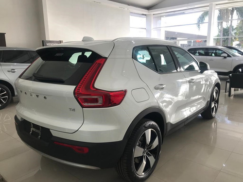 Volvo XC40 2.0t T4 Momentum Fwd